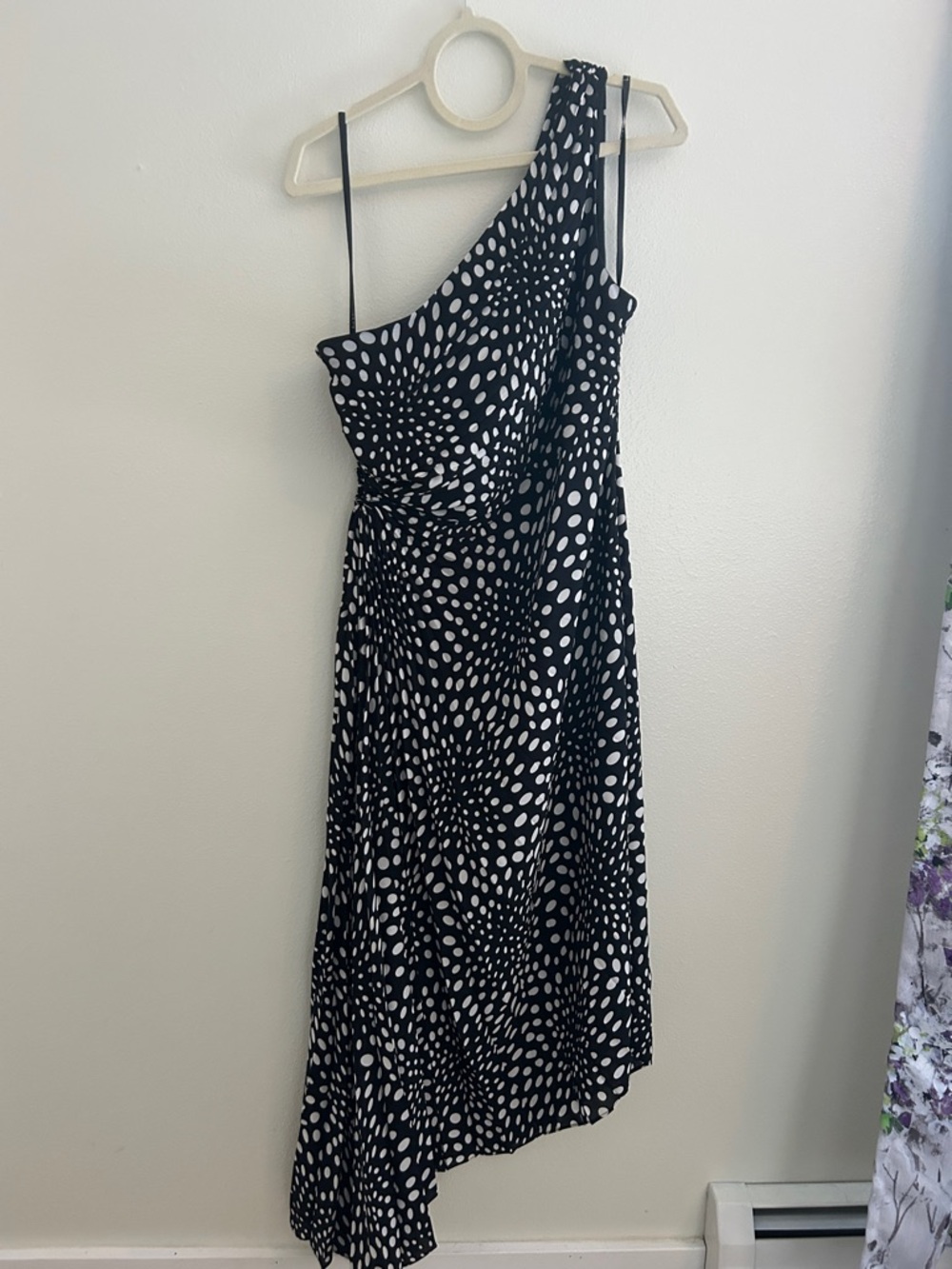 Nicole Miller Black and White One-Shoulder Asymmetrical Polka Dot Dress 14